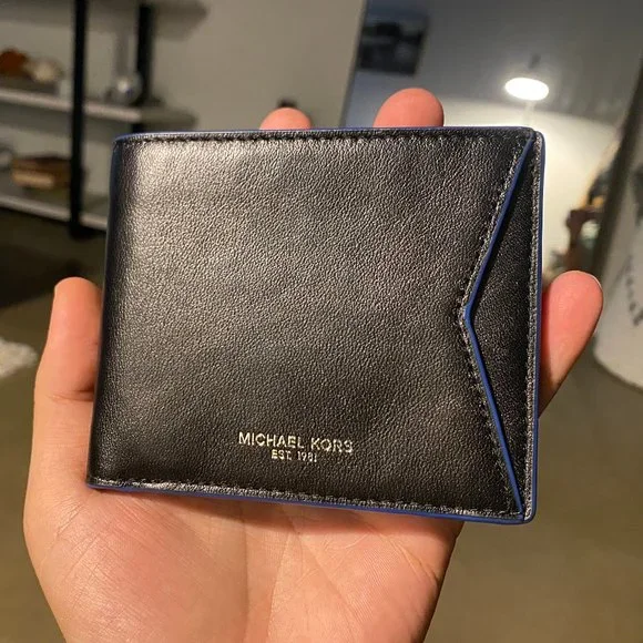 BRAND NEW: Michael Kors leather wallet/card holder set - Picture 2 of 11